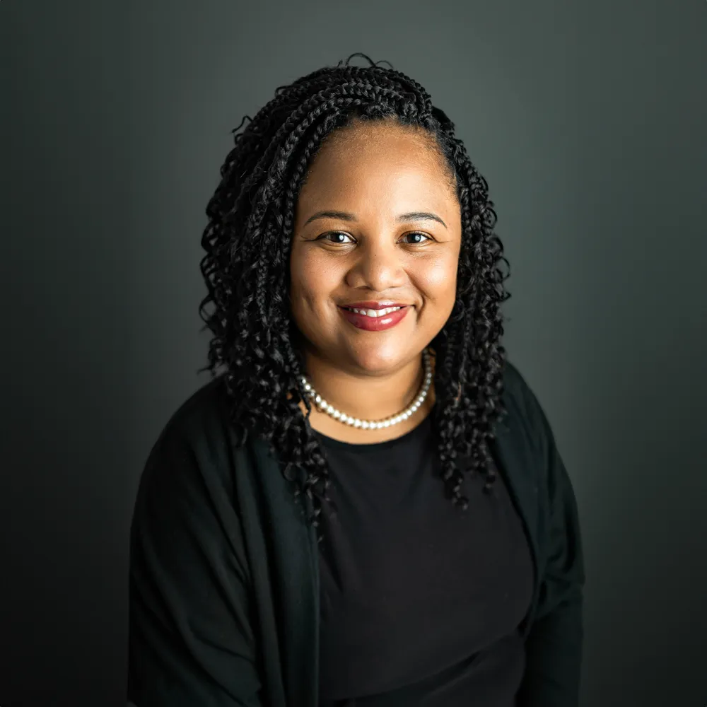 Victoria Clark Headshot